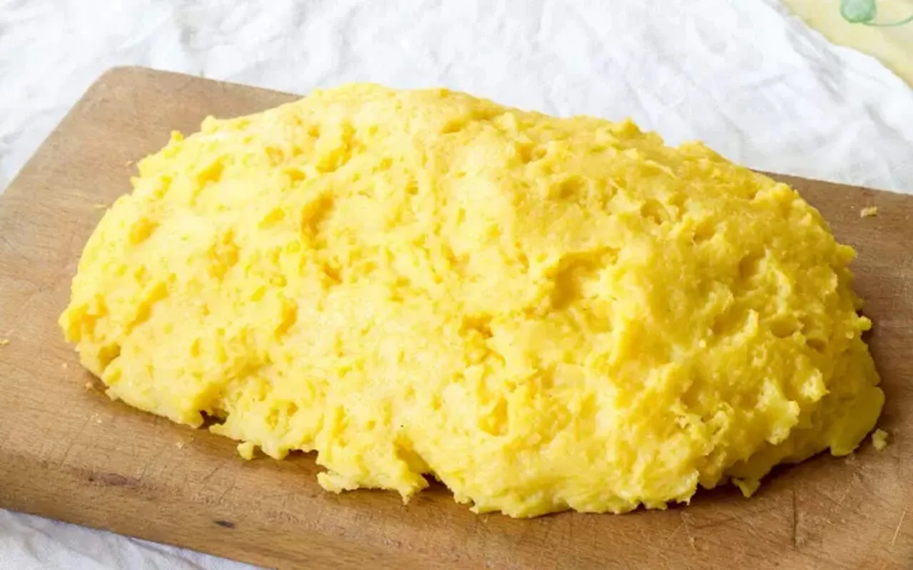 Polenta cremosa: ecco l’ingrediente segreto dei cuochi per non farla mai grumosa