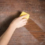 Smetti di spolverare in modo inutile: ecco il trucco rapido per eliminare la polvere in metà tempo