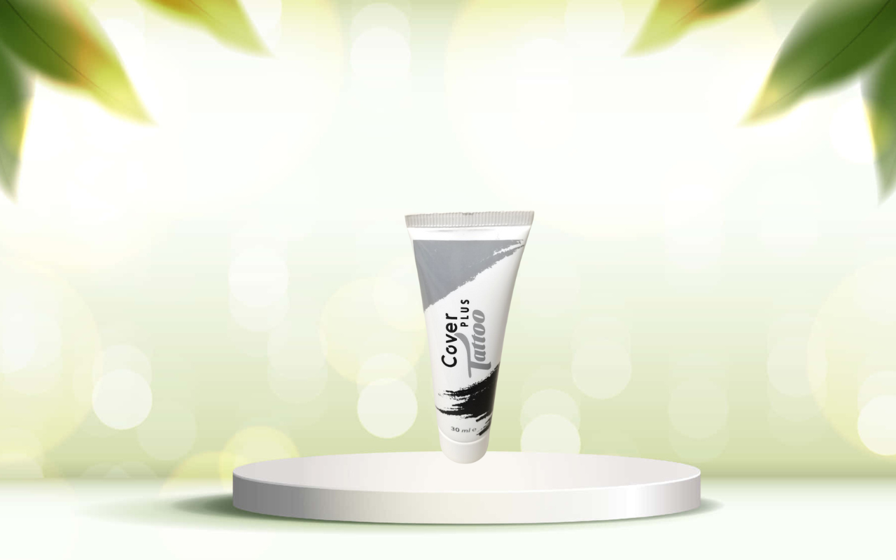 Nascondi tatuaggi e imperfezioni: prova la crema coprente a lunga durata